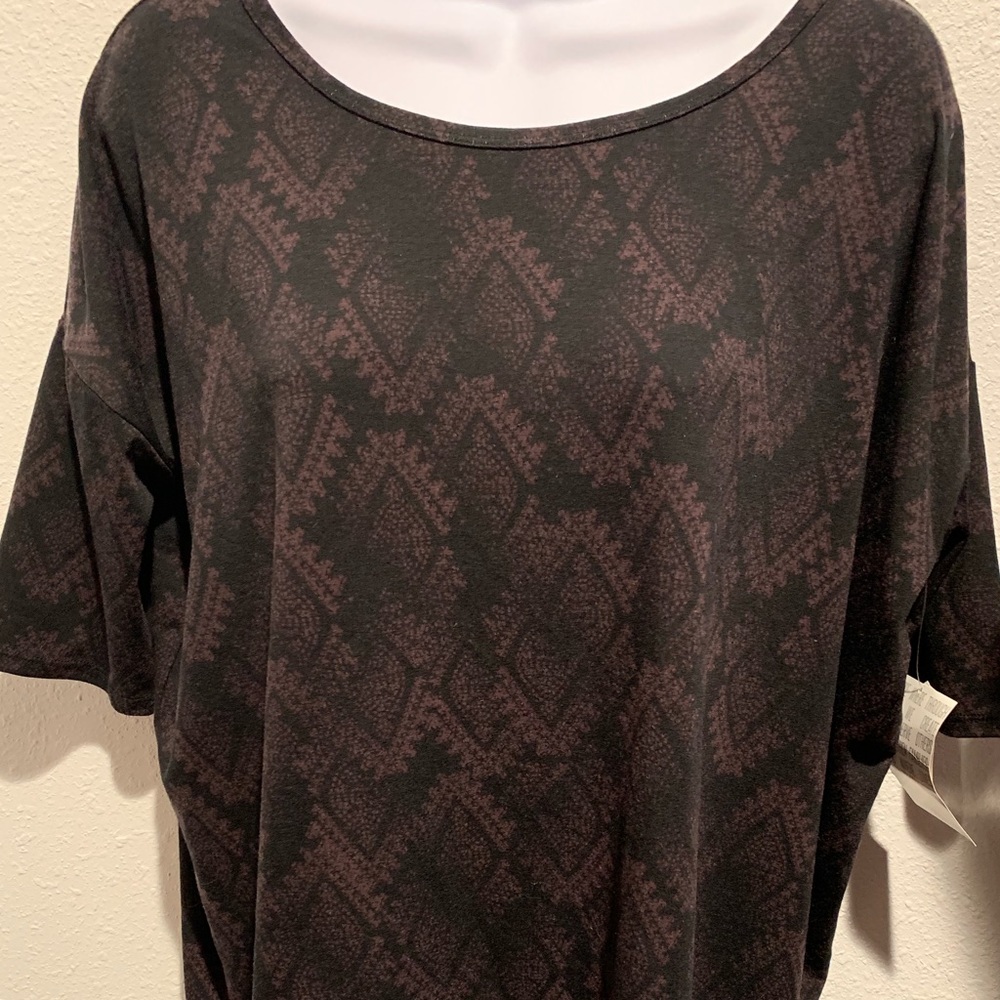 🎈NWOT LULAROE IRMA XS SUPER SOFT!!